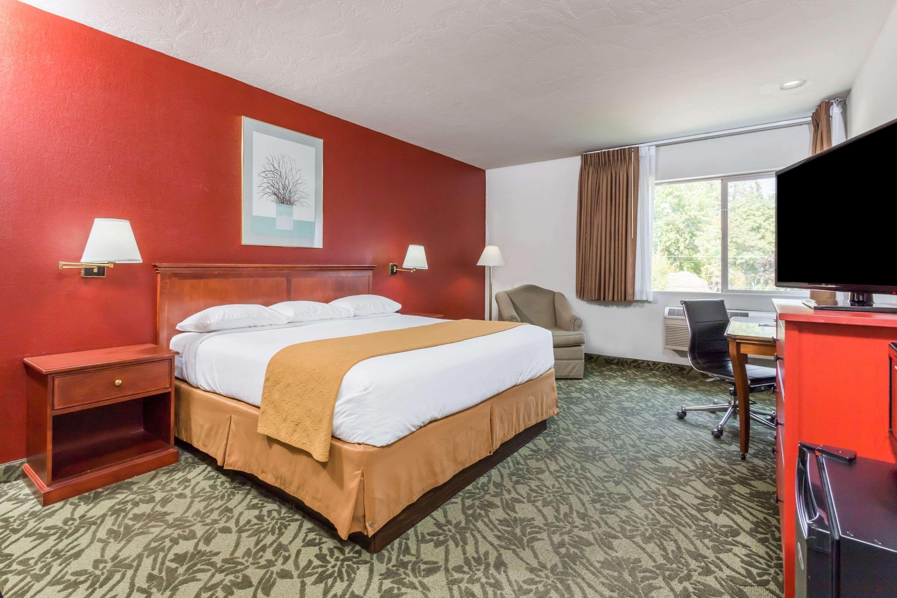 Days Inn By Wyndham Eugene Downtown/University Extérieur photo